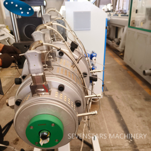 Ligne <span class=keywords><strong>de</strong></span> production <span class=keywords><strong>automatique</strong></span> <span class=keywords><strong>de</strong></span> tuyaux en plastique HDPE PP PE 20-110mm Machine à fabriquer des tuyaux PPR à pompe centrale - Product Image 2