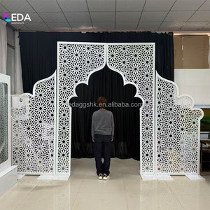 ฉากหลังงานแต่งงานแบบโค้งโลหะสีขาวสั่งทำพิเศษ ตกแต่งด้วยการแกะสลักแบบโปร่งทันสมัยสำหรับงานอีเว้นท์ - Product Image 2