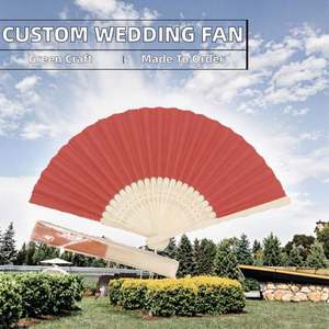 Éventail en bambou écologique personnalisé pour cadeau de mariage avec nom imprimé et technique de peinture à la main - Product Image 2