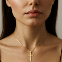 Colgante de Cruz Católica Religiosa Hecho a Mano en Oro de 14K, Textura Satinada, Unisex, para Uso Diario, Libre de Níquel y Plomo, Personalizable JJ