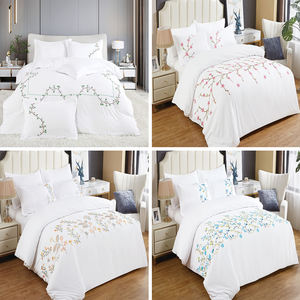 Fabrika tedarikçisi kraliçe otel 5 yıldız yüksek kaliteli nakış yorgan kapağı 120gsm Polyester çiçek nevresim yatak örtüsü seti - Product Image 5