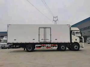 Camion frigorifique spécial <span class=keywords><strong>à</strong></span> trois essieux de 20 tonnes pour la logistique de la chaîne du froid, maintient la fraîcheur <span class=keywords><strong>à</strong></span> température constante. - Product Image 4