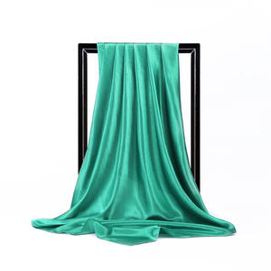 Selendang Sutra Persegi Besar Motif Bunga Bohemian Wanita, Hijab Muslim Bahan <span class=keywords><strong>Chiffon</strong></span> Lembut dengan Pinggiran Ungu 90cm, Penutup Leher - Product Image 5