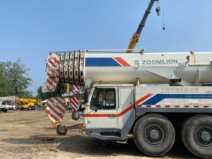 Grue sur camion d'occasion Zoomlion 220 tonnes avec moteur Weichai, hauteur de levage 120 m - Product Image 4