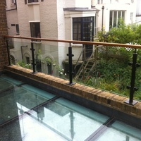 Prix Usine Moderne Sécurité Acier Inoxydable Sans Cadre Balustrade Poteau Panneau de Verre Clôture Escalier Jardin Villa Balcon Hôtel
