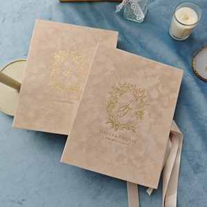Boîte <span class=keywords><strong>d</strong></span>'<span class=keywords><strong>invitation</strong></span> de mariage de luxe personnalisée en velours avec illustration 3D de l'emplacement en aquarelle, invitations en acrylique doré et cartes « Save the Date » - Product Image 3