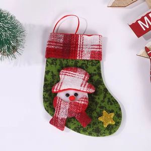 Sacs en polyester doux écologiques en gros – Impression mignonne Père Noël pour événements festifs, fournitures cadeaux de Noël, faible MOQ - Product Image 4