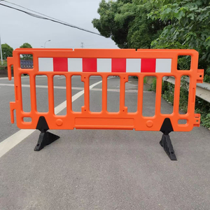Barrière <span class=keywords><strong>de</strong></span> circulation imbriquée - Clôture en plastique PE durable pour zones <span class=keywords><strong>de</strong></span> construction routière - Product Image 1