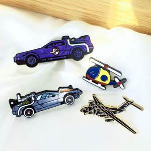 Fabricante personalizado suave esmalte duro sedán <span class=keywords><strong>carrera</strong></span> coche solapa pines insignias divertidos broches personalizados coche esmalte Pin - Product Image 2