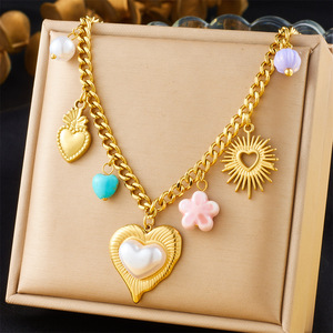Collar Largo Decorativo de Lujo con Corte Princesa y Múltiples Elementos, Diseño en Espiral de Corazón, Mariposa y Flor, para Fiesta, Oro de 18K, Marca J Trendy - Product Image 1