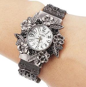 Nuevo Reloj de Pulsera de Plata Tibetana con Cristales para Mujer, Diseño de Moda, Promocional - Product Image 4