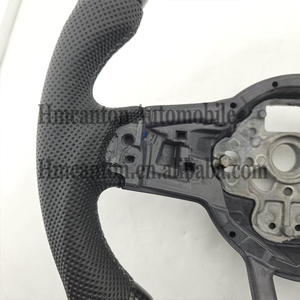 Nuevo Producto: Volante Deportivo de Fibra de Carbono y Cuero Perforado para Volkswagen Golf 7.5 GTI - Product Image 4