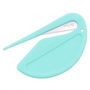 Ouvre-lettres manuel promotionnel personnalisé en plastique miniature avec logo pour l'ouverture de courrier et de documents - Product Image 4