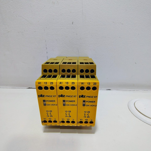 <span class=keywords><strong>PLIZ</strong></span> X7 774053 X7-110VAC-2N/O 3 110 VAC Pièce d'origine neuve Prix abordable PLC - Product Image 1