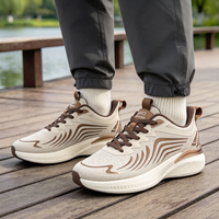 Fabricant de baskets décontractées pour hommes de toutes sortes, avec lacets, en tissu mesh léger, style marche
