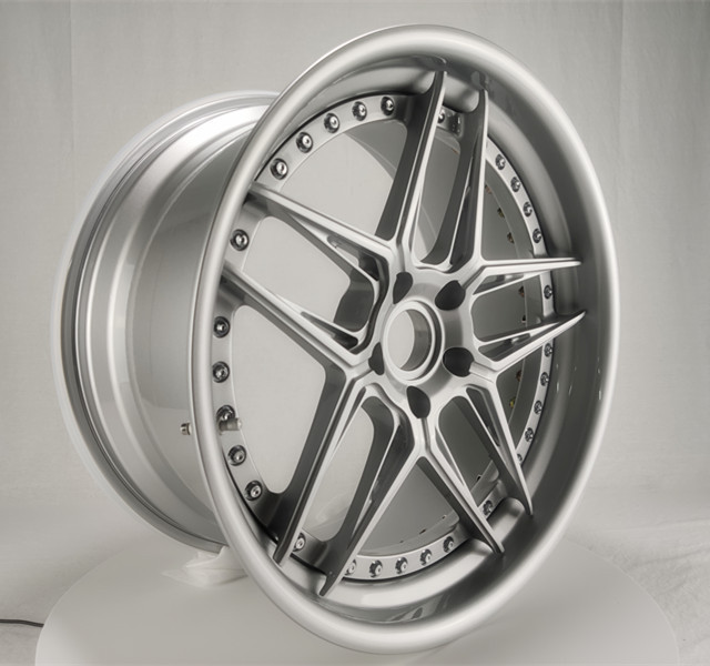 Weiya Luxury 18\"-22\" Carbon Silver Forged Alloy Wheels Custom 5-Hole Multispoke Design 7J/8J/9J/10J/11J Width 3-Year Car Wheel