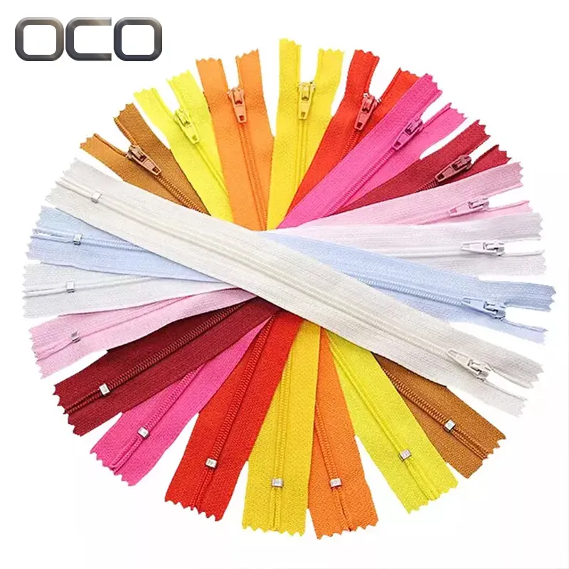 OCO 25 Couleur Fermeture à glissière 3 #5 # Fermeture à glissière en nylon Livraison rapide 48 heures Stock de vêtements Fermetures à glissière pour sacs et pantalons