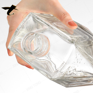 Bouteilles en verre carrées de luxe de 500 ml pour spiritueux, avec bouchons personnalisés pour le brandy, le gin, la vodka, le rhum et la tequila - Product Image 6