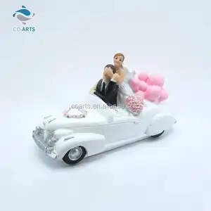 Latest design CO-ARTS sweet couple resin craft attractive gift item