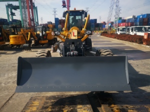 Produits les plus vendus : Matériel de construction routière, niveleuse puissante Gr215, moteur 215 CV avec lame avant et ripper arrière - Product Image 3
