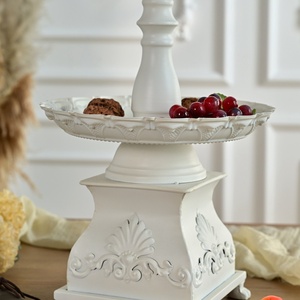 Plateau de service décoratif moderne européen en métal blanc crème à 2 niveaux avec poignées pour mariage - Product Image 4