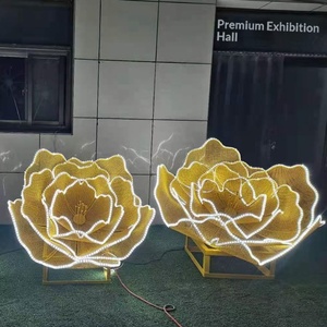 Sculpture de fleur creuse moderne en acier inoxydable sur mesure, pétales de lotus lumineux pour aménagement paysager, grand ornement décoratif - Product Image 1