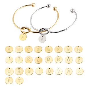 Bracelet jonc en acier inoxydable personnalisé avec lettres anglaises ouvertes, style couple, pour homme - Product Image 4