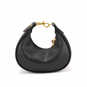 Nouveau <span class=keywords><strong>Sac</strong></span> <span class=keywords><strong>à</strong></span> <span class=keywords><strong>Main</strong></span> Mini et Portefeuille Femme 2026 – Design Croissant Tendance avec Pendentif Cerise, Fermeture Éclair, en PU, sans Bretelles – Collection Printemps 2026 - Product Image 4