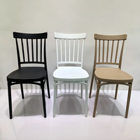 Chaises de salle à manger en plastique d'extérieur en gros, chaises portables blanches pour salons, idéales pour maisons de location, gîtes et bistrots de jardin