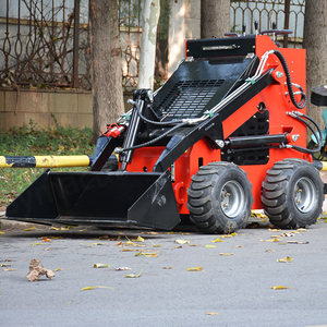 Livraison en usine Mini Skid Steer Loader Chargeur sur roues EPA/EOUR 5 Moteur Pompe hydraulique importée 900kg 23HP à vendre - Product Image 3