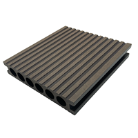 Revêtement de terrasse composite WPC moderne de haute qualité, surface brossée antidérapante, double verrouillage, écologique, imperméable, garantie 5 ans