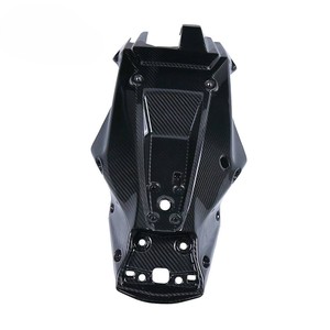 Carénage inférieur en fibre de carbone sèche 3K léger et haute résistance avec trous de fixation pré-percés pour 1290 Super Duke R 2020-2024 - Product Image 2