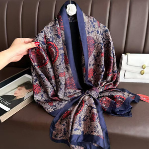 Sciarpa di <span class=keywords><strong>seta</strong></span> personalizzata sciarpe di <span class=keywords><strong>seta</strong></span> <span class=keywords><strong>blu</strong></span> stampa digitale <span class=keywords><strong>Foulard</strong></span> En Soie donna sciarpa di <span class=keywords><strong>seta</strong></span> con Logo - Product Image 5
