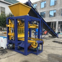 Machine à blocs de béton QT4-24 pour les petites installations de production