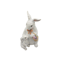 Statue de famille de lapins de Pâques sculptée en résine, figurine mère et bébé avec panier d'œufs de Pâques, approvisionnement en gros B2B