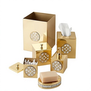 Ensemble de salle de bain polyvalent en laiton pour la maison, les hôtels, les salles de bain d'hôtes et les collections d'accessoires d'intérieur de luxe - Product Image 1