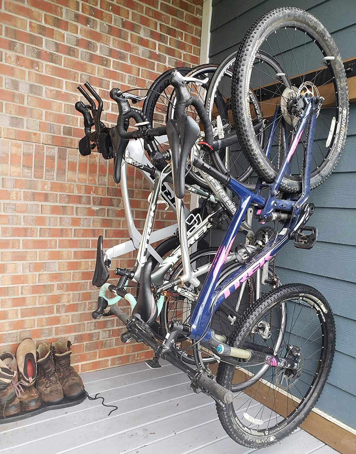 mottez 4 bike wall rack