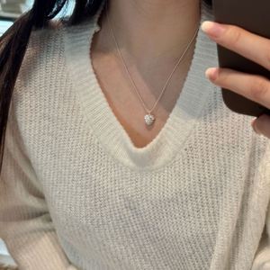 Collar de Plata de Ley con Cadena de Eslabones y Colgante en Forma de Corazón Abrible con Circonita 5A, Diseño Especial Dylam para Mujer - Product Image 5