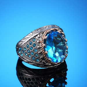 Anello Intrecciato Vintage per Donne, Stile Lussuoso e Audace, Accessorio Creativo per Feste, Regalo di Moda - Product Image 4