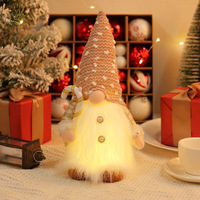 Fournitures de décoration de Noël du Nouvel An, poupée sans visage en peluche à paillettes avec lumières et ornements de fenêtre Rudolph lumineux