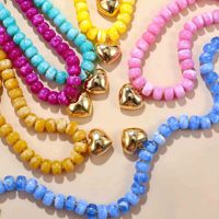 Nouveau Collier Cœur Perlé Multicolore Transfrontalier Tendance pour Femme – Collier Ras du Cou en Perles Acryliques Quotidien