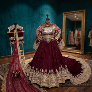 Robe de bal de luxe en velours bordeaux, broderie main, perles, col rond, épaules dénudées, écologique, vintage, longueur ras du sol, taille naturelle, traîne Watteau - Product Image 3