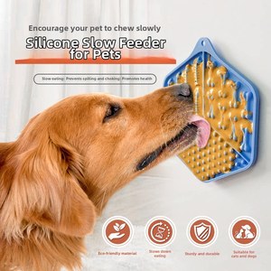 Alfombrilla de silicona ecológica cuadrada para perros, comedero lento con ventosa para aliviar la ansiedad y relajar durante el baño - Product Image 2