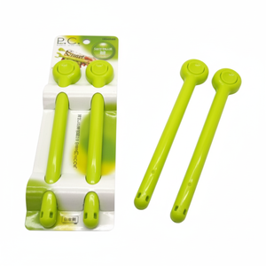 Inomata M 2P pacchetto verde Clip bastoncini per massaggio palline rulli - Product Image 1