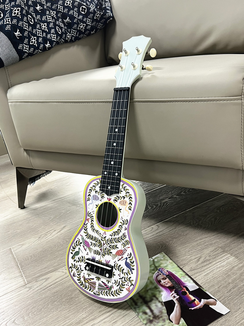 子供のための初心者ギターミニ楽器 21 インチウクレレ小型ギター 初心者のおもちゃ楽器21インチスモール4弦カラフルウクレレ
