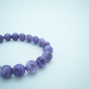 Pulsera de Cuentas de Charoita Púrpura de Alta Calidad - Piedra de Sanación Emocional Unisex de Moda - Product Image 2