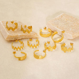 Nuovi <span class=keywords><strong>Orecchini</strong></span> a Cerchio Geometrici in Acciaio Inossidabile Elettroplaccato, Stile Europeo e Americano, Versatili e Unici, Popolari <span class=keywords><strong>Online</strong></span> per Donne - Product Image 1