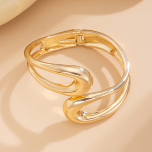 <span class=keywords><strong>4</strong></span> Miếng Thiết Kế Kim Loại Lớn Giọt Bangles Vòng Đeo Tay Thiết Lập Cho Phụ Nữ Hợp Thời Trang Phụ Nữ Hàng Ngày Dày Cuff Vòng Đeo Tay Thời Trang Tay Đồ Trang Sức - Product Image 3