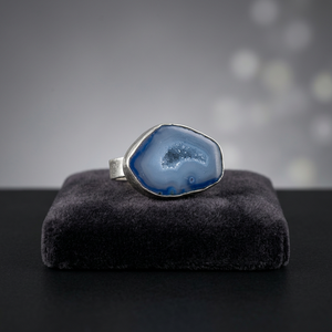 Bague de mariage unisexe plaquée or classique avec pierre précieuse naturelle Druzy bleue taille ovale et sertissage clos, idéale pour un cadeau de fête - Product Image 3