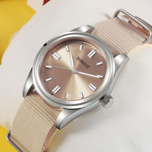 Système de bracelet de montre en nylon noir personnalisé montres à quartz étanches 5 ATM pour hommes boîtier en acier inoxydable verre 20mm à énergie solaire - Product Image 4